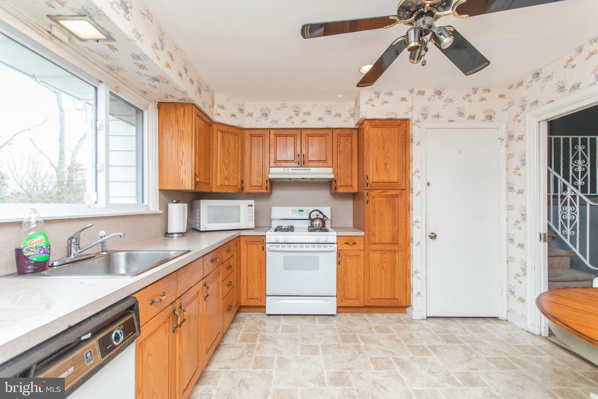 7746 Clements Road Wyncote, PA 19095 - Photo 6 of 34 Gallery Image 6