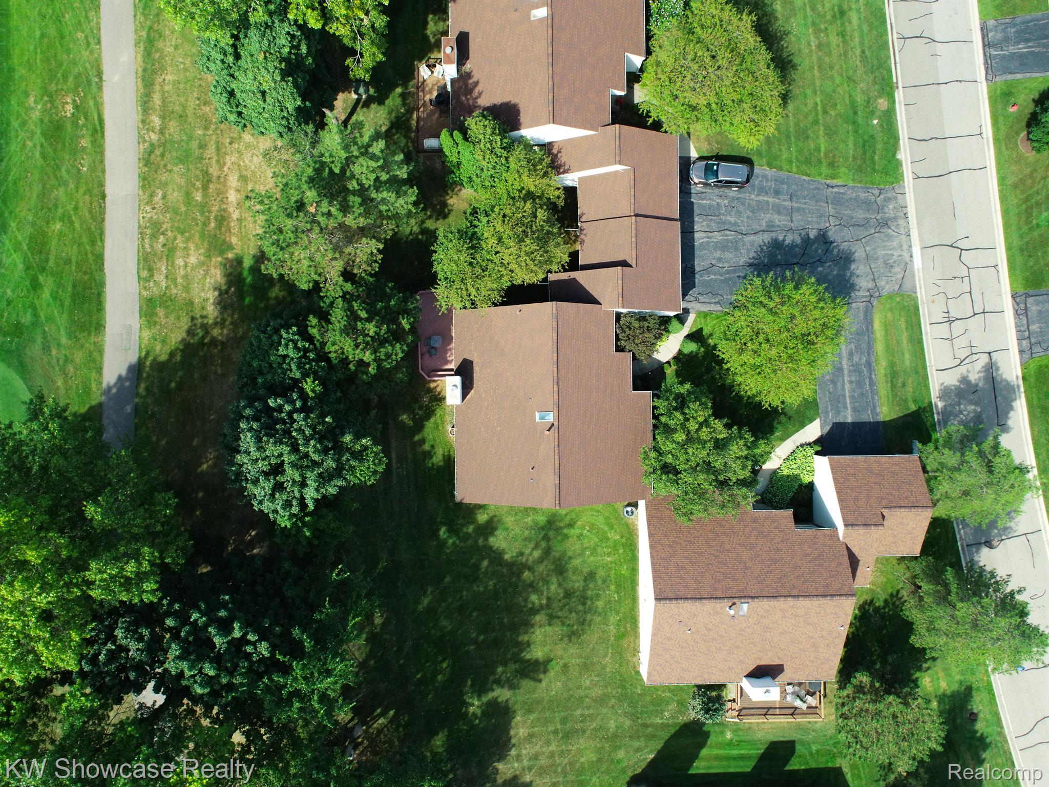 5252 Simpson Lake Road West Bloomfield, MI 48323 - Photo 27 of 55 Gallery Image 27