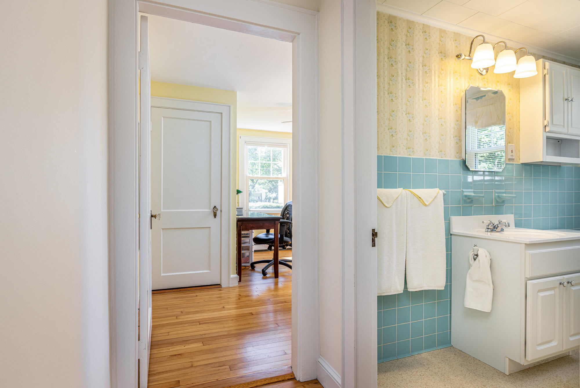 19 Keswick Road South Portland, ME 04106 - Photo 13 of 31 Bathroom