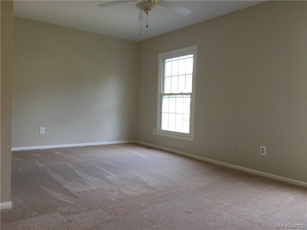 1428 Crescent Lane Rochester, MI 48306 - Photo 17 of 21