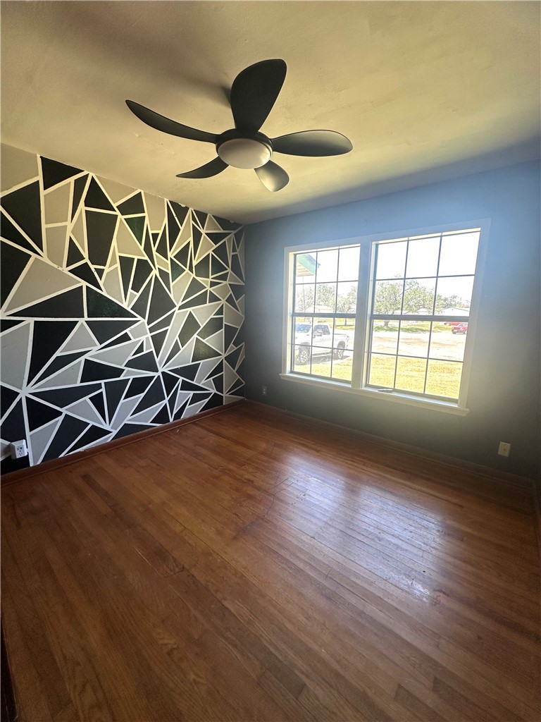 836 Hamilton Street Sinton, TX 78387 - Photo 7 of 12