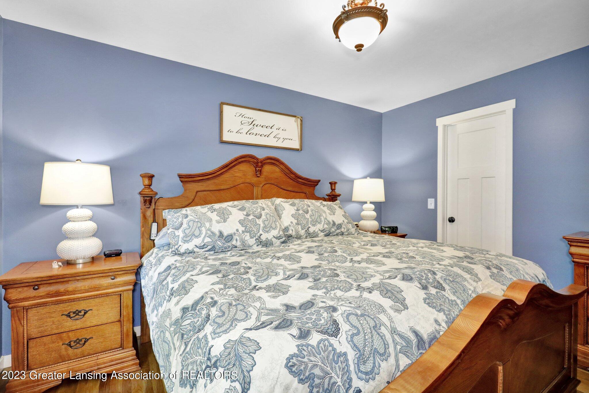 3011 Colchester Road Lansing, MI 48906 - Photo 29 of 43 11-web-or-mls-Open Ended Media-10