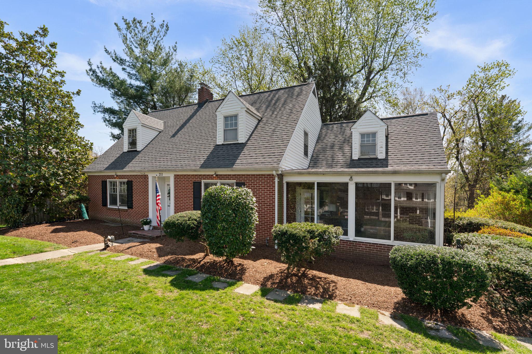 211 West Maple Road Linthicum Heights, MD 21090 - Photo 3 of 44