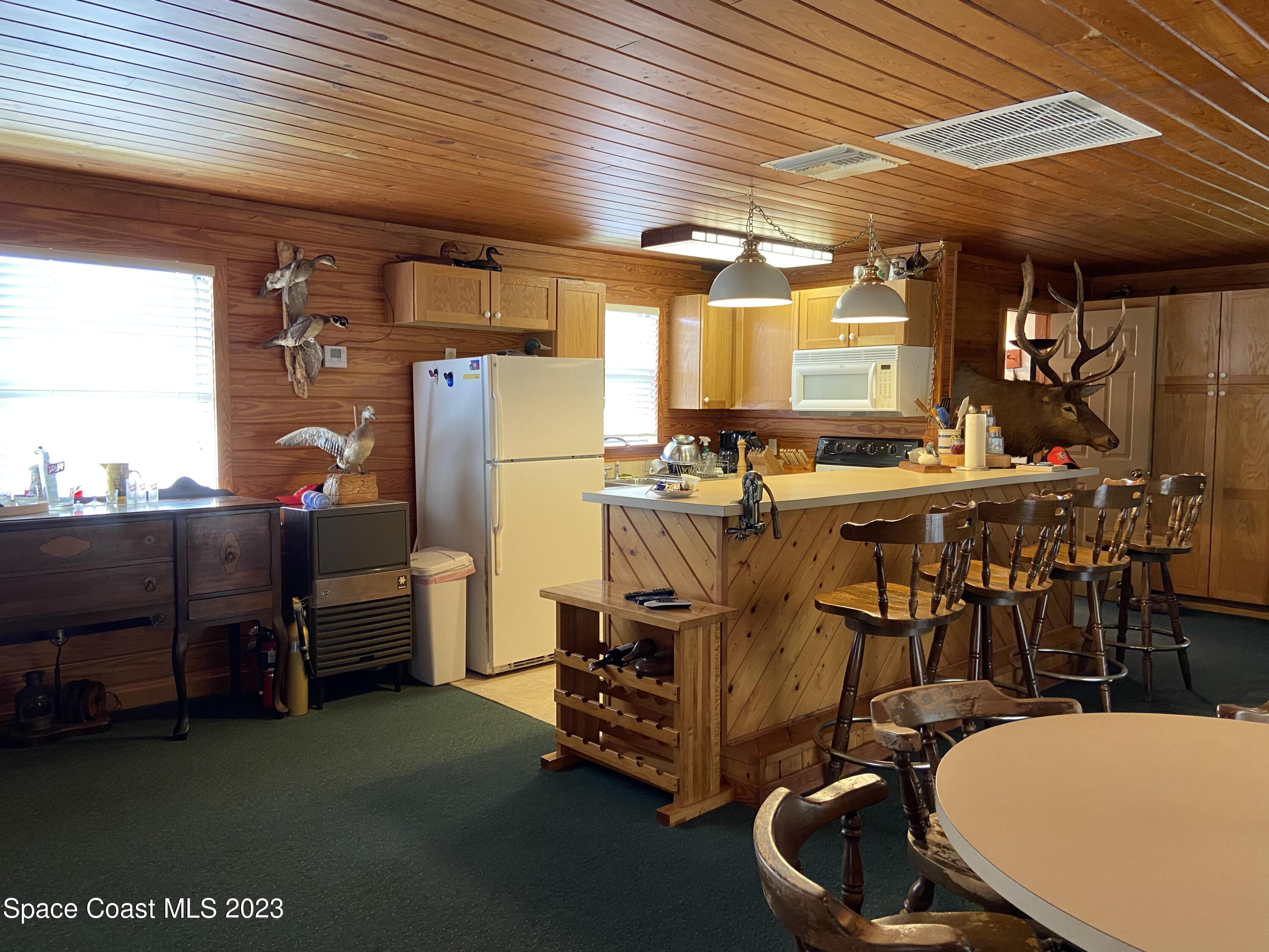 5757 Lake Poinsett Road Cocoa, FL 32926 - Photo 16 of 43 a room with gym equipment