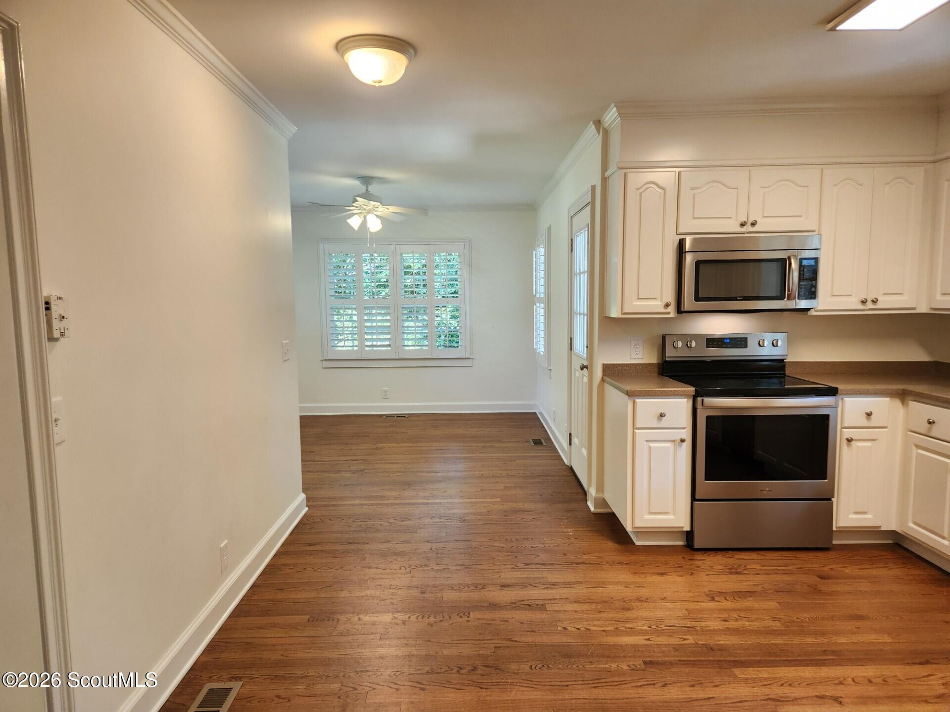 110 Jacobs Road St. Simons Island, GA 31522 - Photo 11 of 27 Kitchen