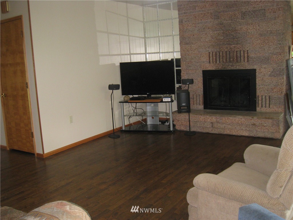 133 James Street Longview, WA 98632 - Photo 7 of 24