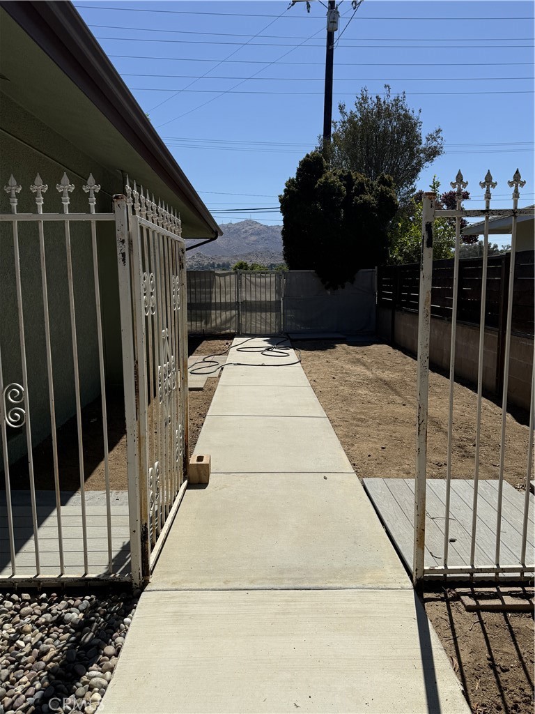 4645 Chicago Riverside, CA 92507 - Photo 23 of 24