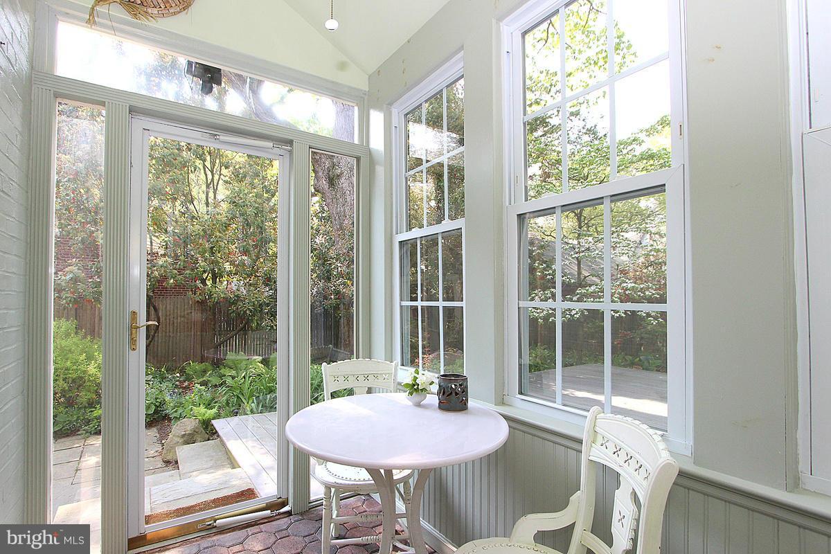 11 Hilltop Road Silver Spring, MD 20910 - Photo 11 of 29 Interior (General)