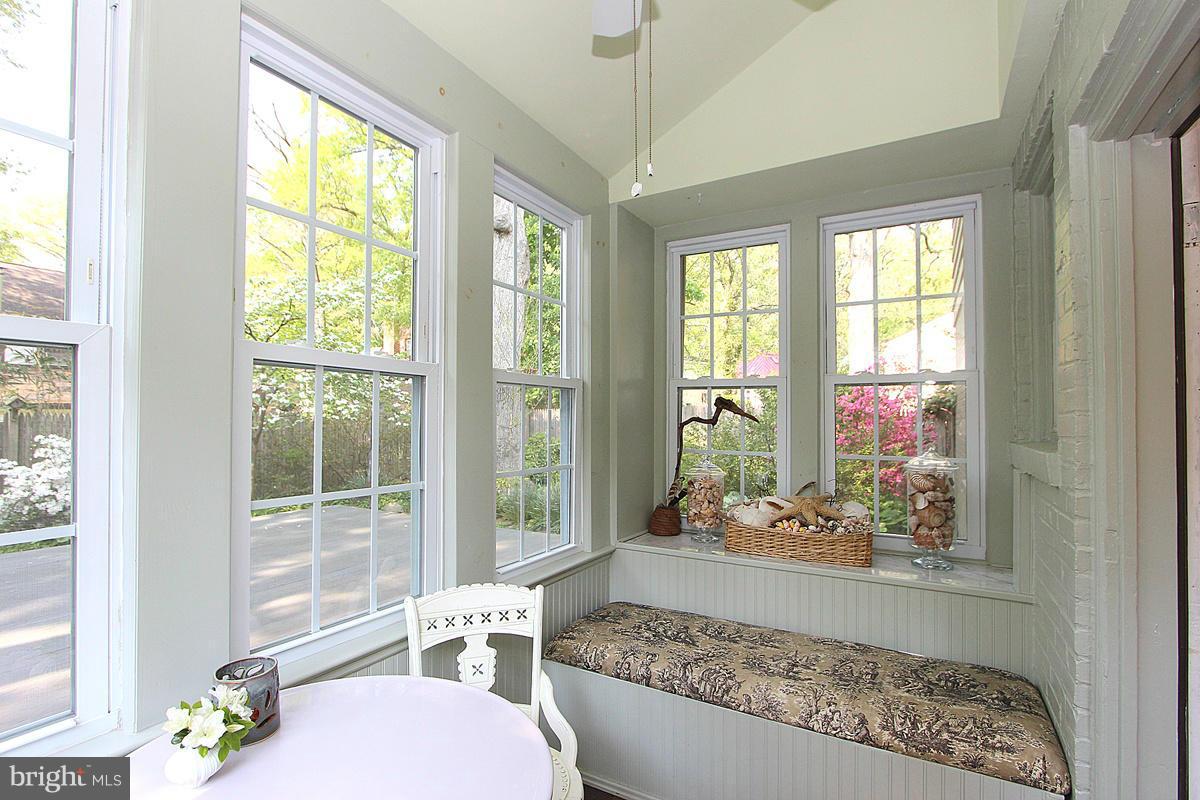 11 Hilltop Road Silver Spring, MD 20910 - Photo 12 of 29 Interior (General)