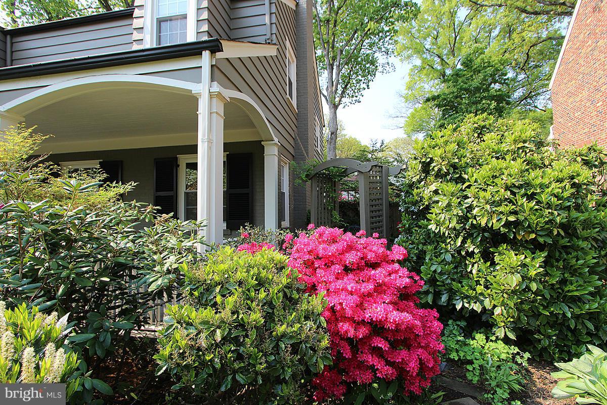 11 Hilltop Road Silver Spring, MD 20910 - Photo 3 of 29 Exterior (General)