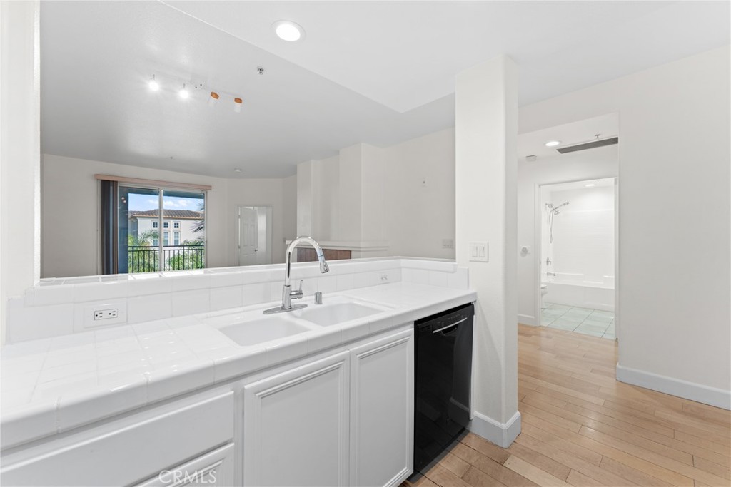 12963 West Runway Road, Unit 418 Playa Vista, CA 90094 - Photo 11 of 39