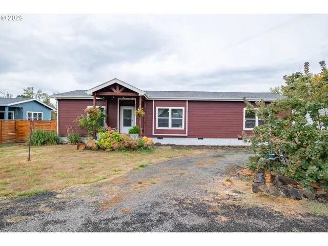 $445,000 | 1305 Ash Street, Brownsville, OR 97327