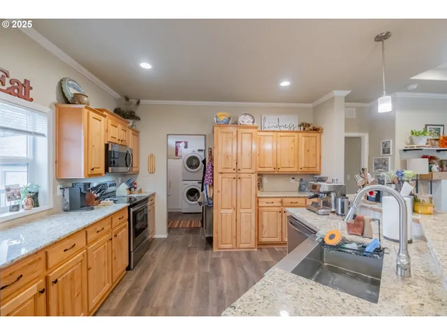 $445,000 | 1305 Ash Street, Brownsville, OR 97327