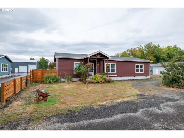 $445,000 | 1305 Ash Street, Brownsville, OR 97327