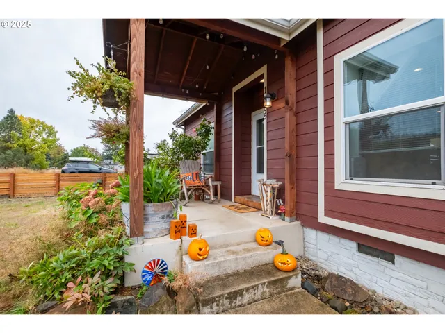 $445,000 | 1305 Ash Street, Brownsville, OR 97327