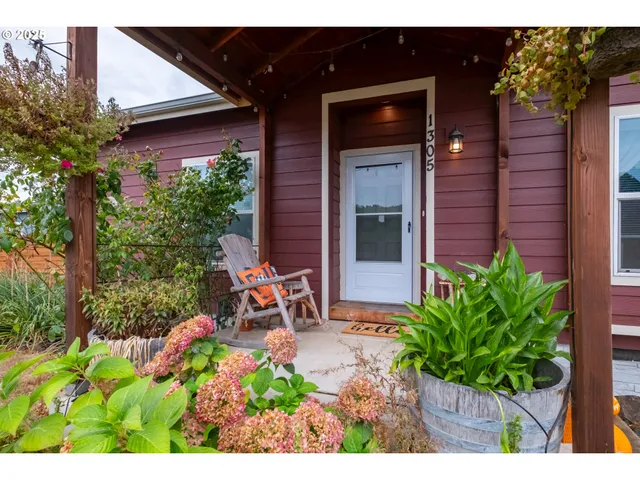 $445,000 | 1305 Ash Street, Brownsville, OR 97327