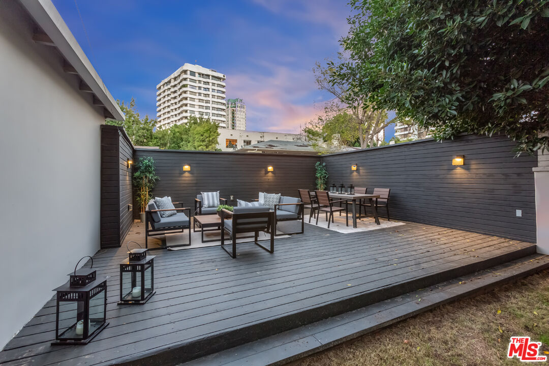 10700 Lindbrook Drive Los Angeles, CA 90024 - Photo 40 of 42 a view of outdoor sitting area with furniture