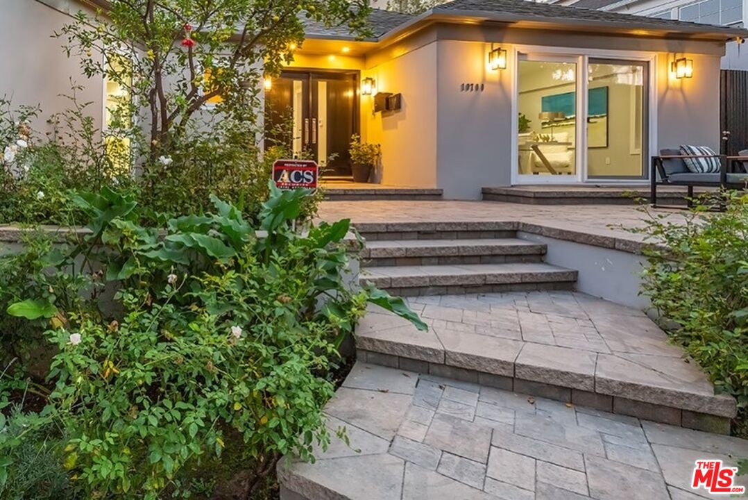 10700 Lindbrook Drive Los Angeles, CA 90024 - Photo 8 of 42