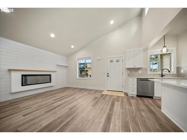 $459,900 | 12300 Meadowlawn Drive, Oregon City, OR 97045