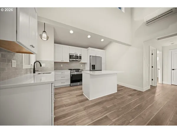 $459,900 | 12300 Meadowlawn Drive, Oregon City, OR 97045