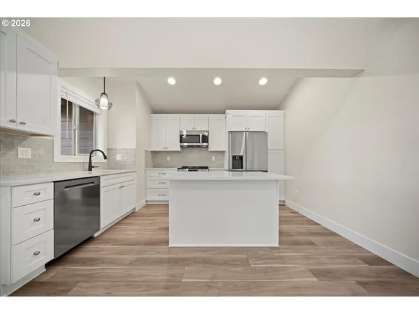$459,900 | 12300 Meadowlawn Drive, Oregon City, OR 97045