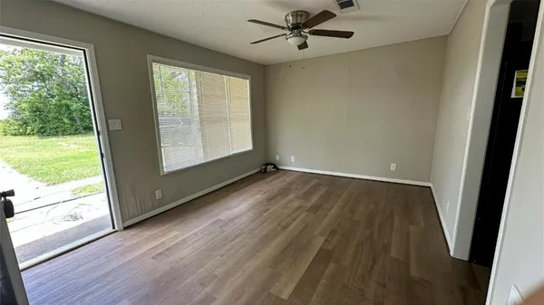 $900 | 402 Bacon Street, Unit 1, Madisonville, TX 77864