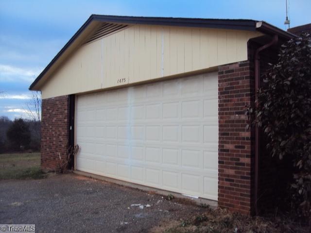 1475 Goble Road Hiddenite, NC 28636 - Photo 3 of 5 Parking Lot/Garage.