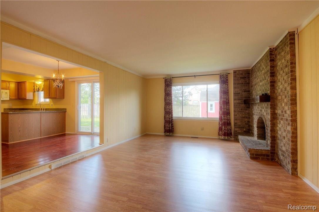 7458 Kingsbridge Road Canton, MI 48187 - Photo 15 of 39 15 FR.jpg