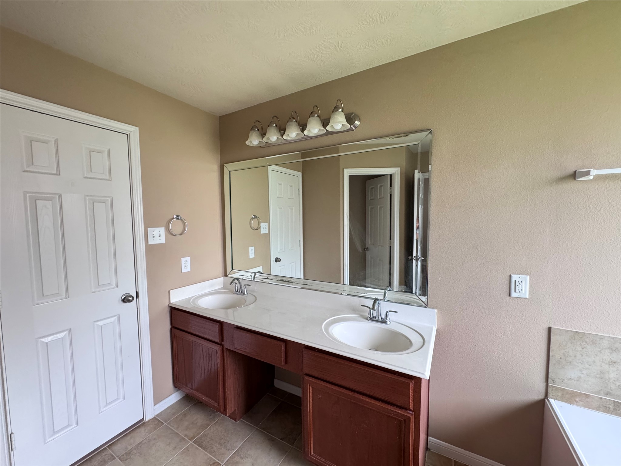 25210 Ginger Ranch Drive Katy, TX 77494 - Photo 11 of 26 Primary bathroom