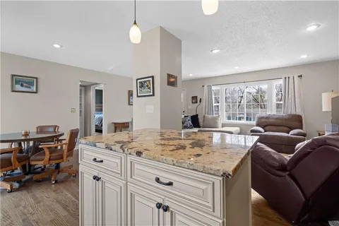 $287,000 | 6439 Melrose Lane, Shawnee, KS 66203