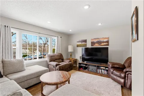 $287,000 | 6439 Melrose Lane, Shawnee, KS 66203