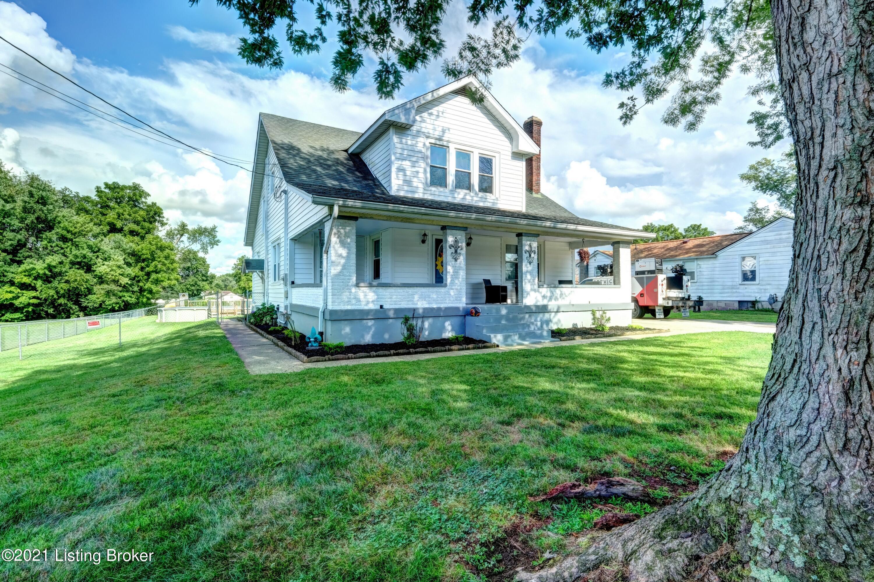 10511 Deering Road Louisville, KY 40272 - Photo 4 of 44 1 Deering Road #4