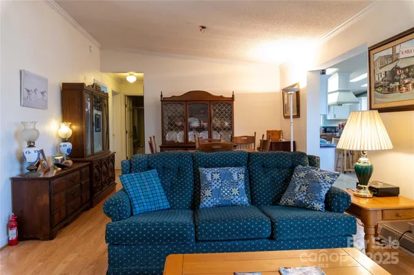 $575,000 | 120 Powderhorn Drive\, Burnsville, NC 28714