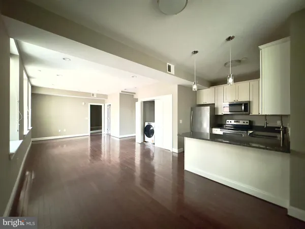 $1,700 | 208 East Redwood Street, Unit 2C, Baltimore, MD 21202