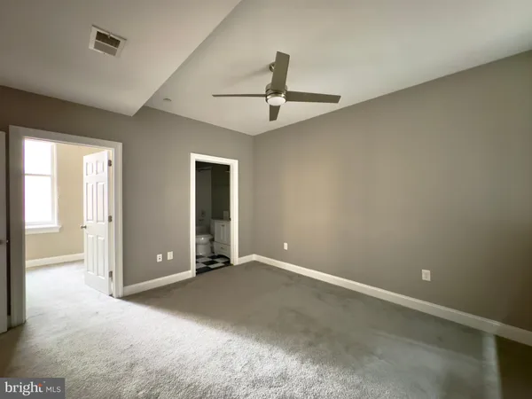 $1,700 | 208 East Redwood Street, Unit 2C, Baltimore, MD 21202
