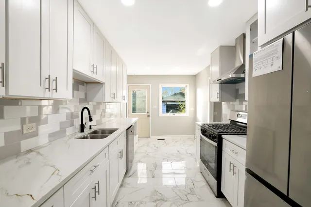 $4,200 | 75 Carthage Lane, Hoffman Estates, IL 60169