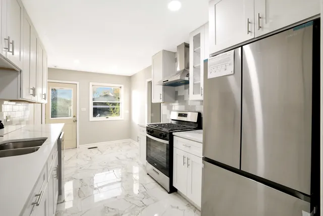 $4,200 | 75 Carthage Lane, Hoffman Estates, IL 60169