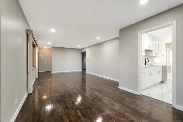 $4,200 | 75 Carthage Lane, Hoffman Estates, IL 60169