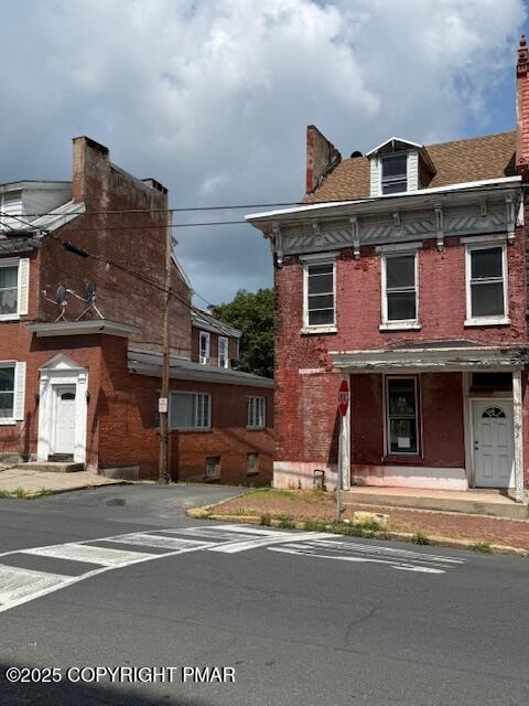 622 Mahantongo Street Pottsville, PA 17901 - Photo 3 of 20 a front view of a house