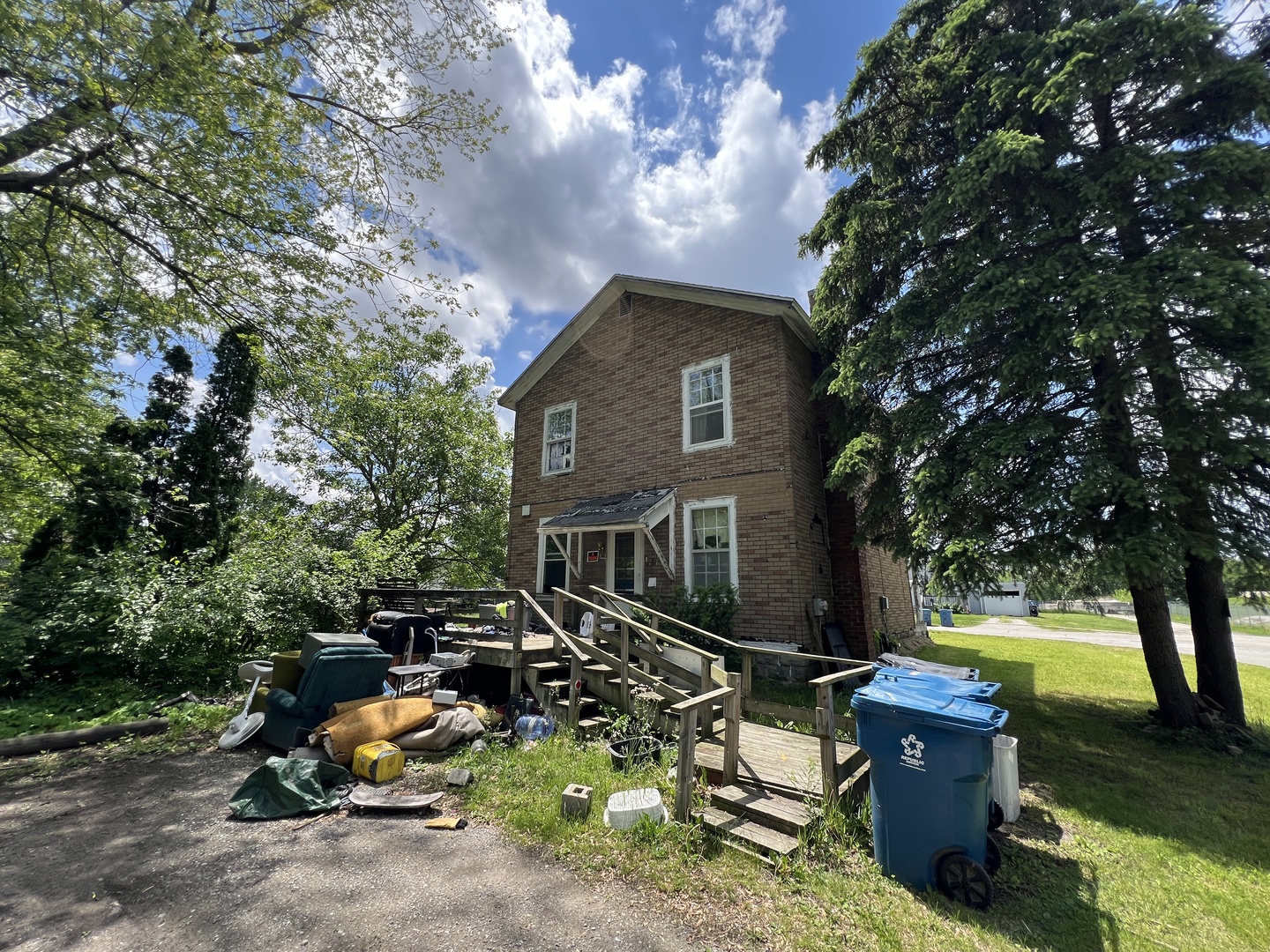 534 North 2nd Street Watseka, IL 60970 - Photo 2 of 2 a front view of a house with patio
