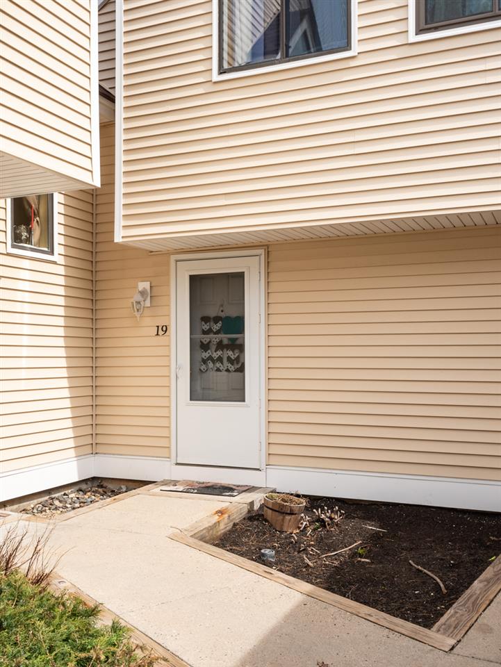 19 Franklin Heights, Unit 19 Rochester, NH 03867 - Photo 3 of 19