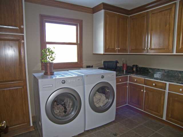 2394 Amity Road Hilliard, OH 43026 - Photo 10 of 18 Gallery Image 10