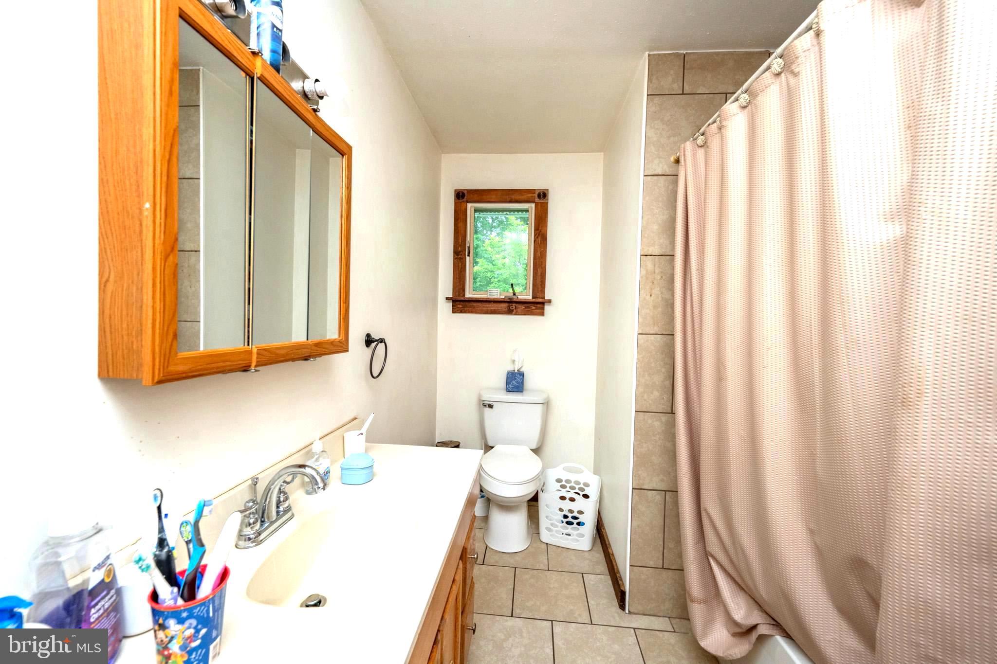 14609 Viewcrest Road Southwest Cumberland, MD 21502 - Photo 29 of 50 Upper level full bath