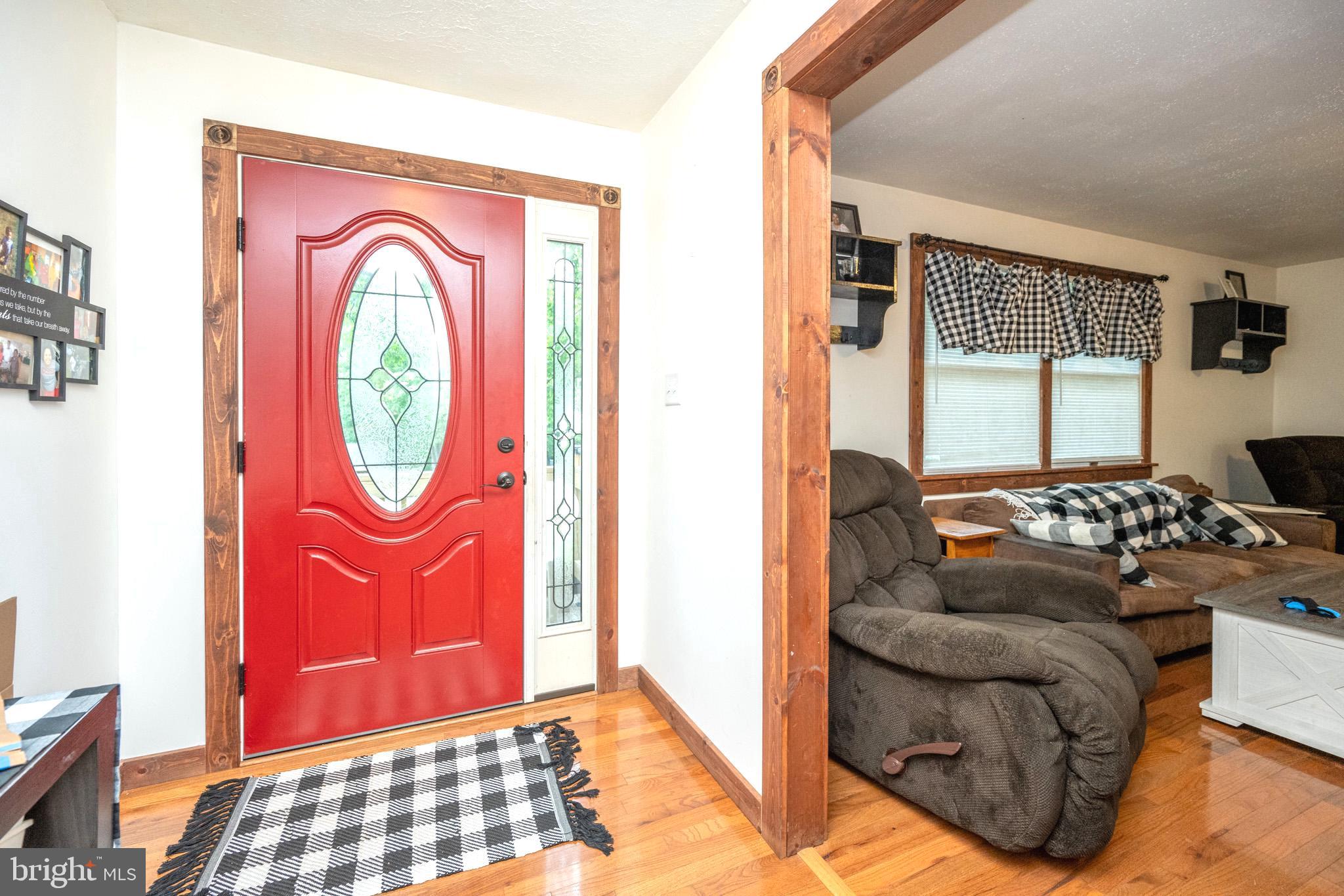 14609 Viewcrest Road Southwest Cumberland, MD 21502 - Photo 5 of 50 upper level entry