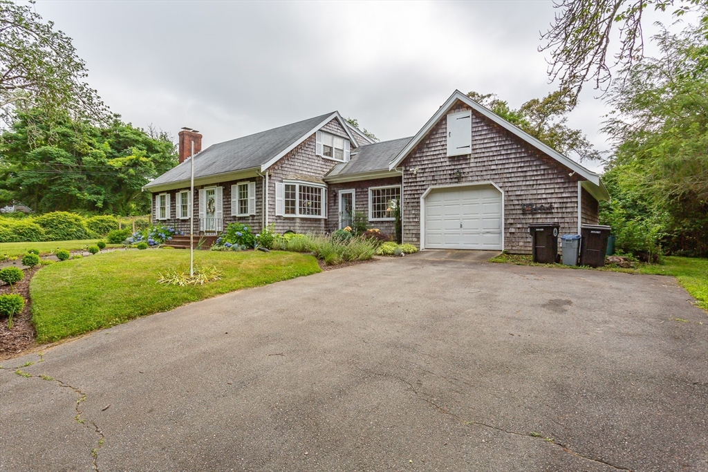 960 Tucker Road Dartmouth, MA 02747 - Photo 3 of 35