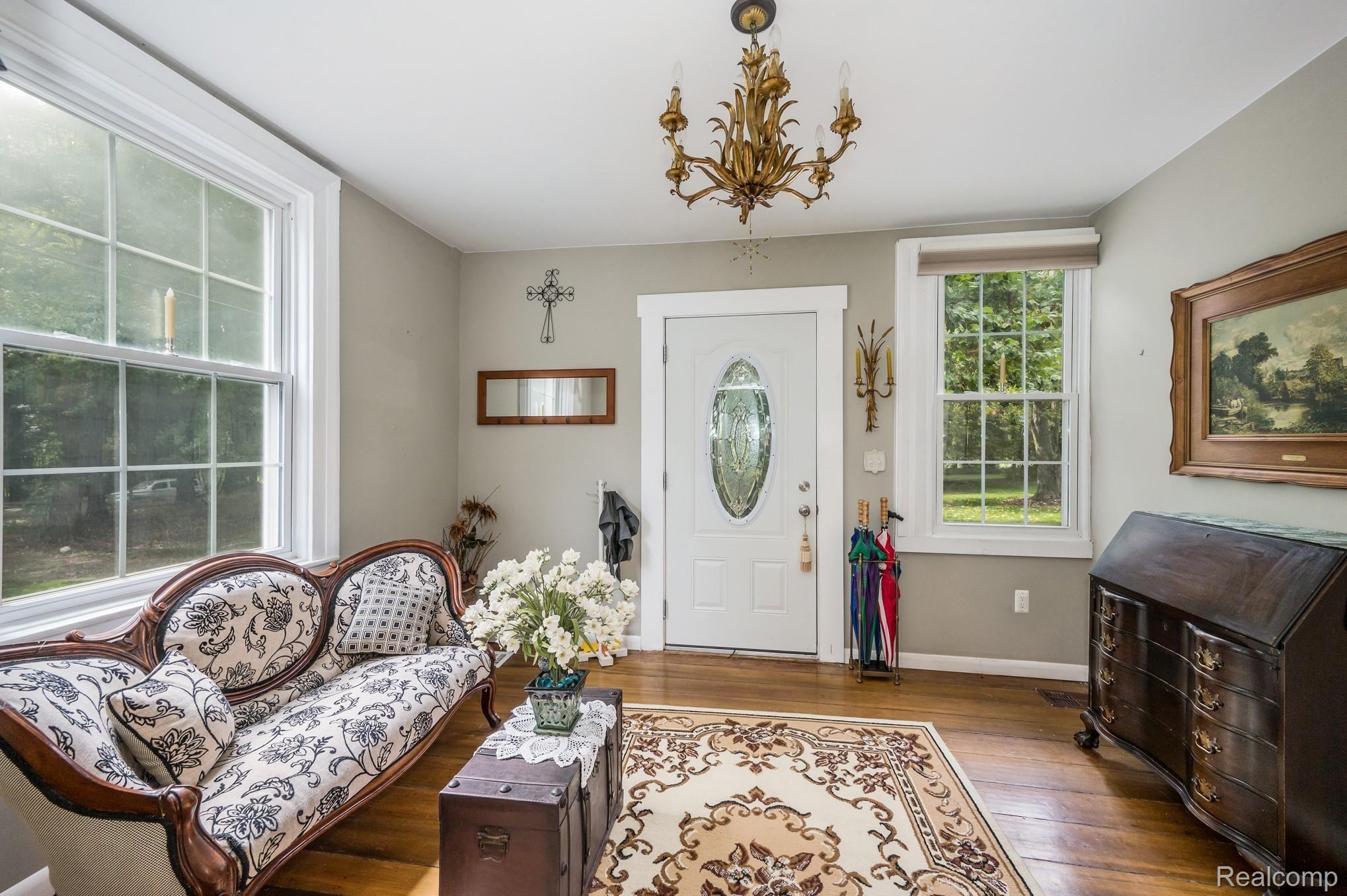 3630 Lone Tree Road Milford, MI 48380 - Photo 17 of 33 3630 Lone Tree_13.jpg