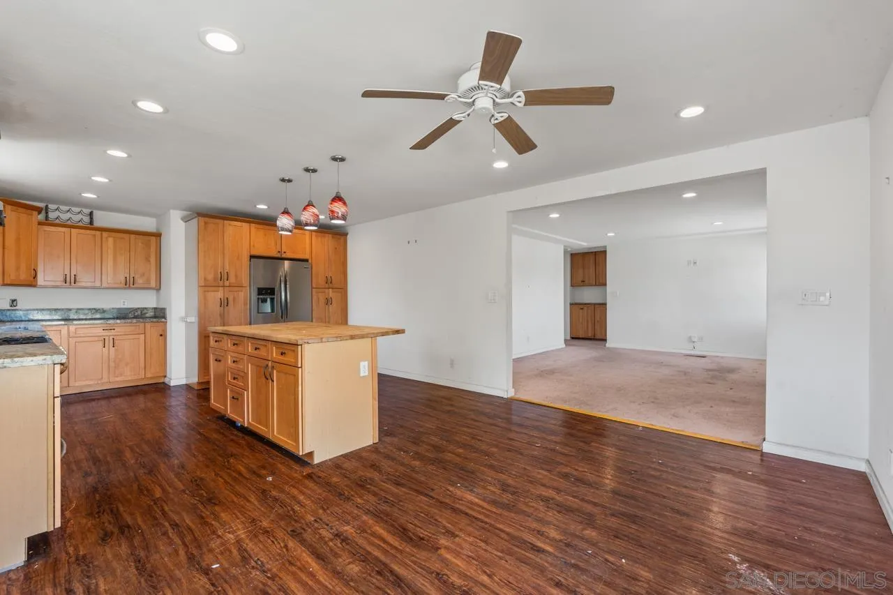 2901 Helix Street Spring Valley, CA 91977 - Photo 18 of 29
