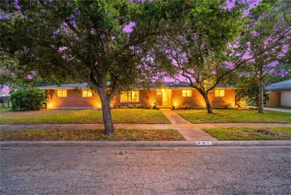 $480,000 | 601 Moray Place, Corpus Christi, TX 78411