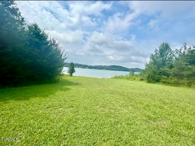 $300,000 | 1245 County Line Road, Unit 111, Mooresburg, TN 37811