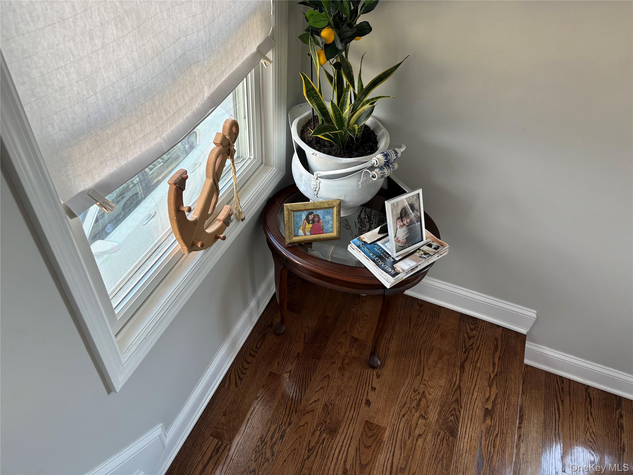 346 South Main Street Freeport, NY 11520 - Photo 26 of 33 Stairway landing